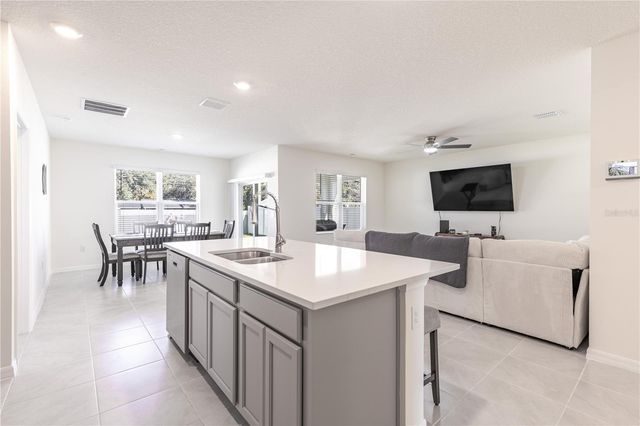 976 BEAR HAMMOCK DRIVE, Umatilla, FL 32784