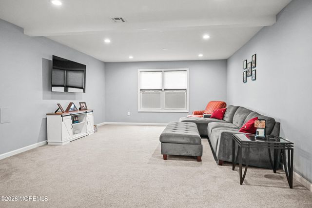 5 Limerick Place, Hazlet, NJ 07730