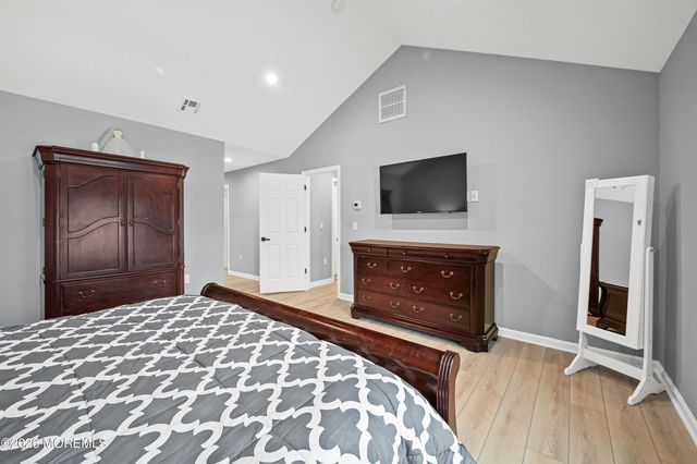 5 Limerick Place, Hazlet, NJ 07730