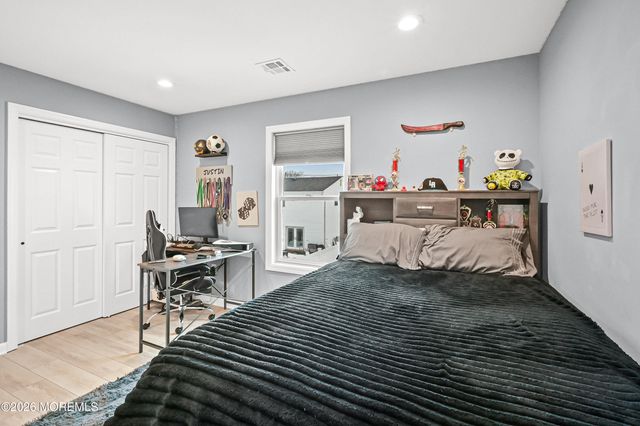 5 Limerick Place, Hazlet, NJ 07730