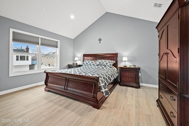 5 Limerick Place, Hazlet, NJ 07730