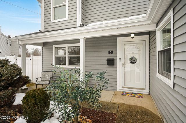 5 Limerick Place, Hazlet, NJ 07730