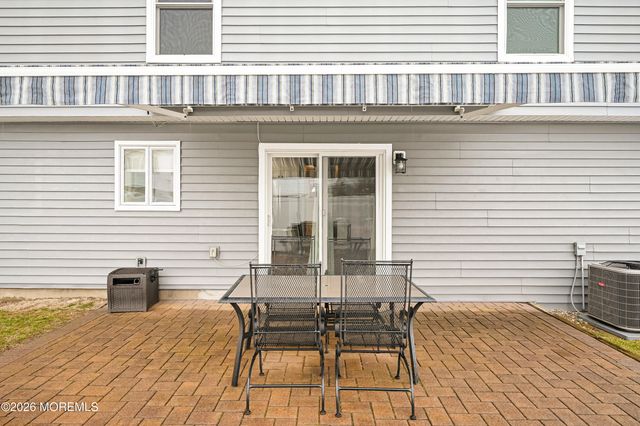 5 Limerick Place, Hazlet, NJ 07730