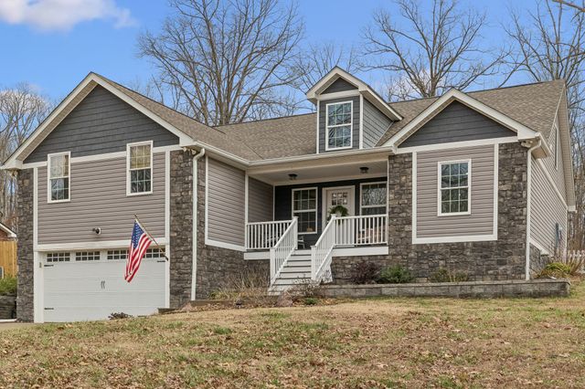 111 Dylark Dr, Waverly, TN 37185