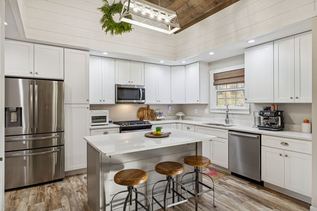 111 Dylark Dr, Waverly, TN 37185