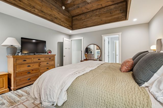 111 Dylark Dr, Waverly, TN 37185