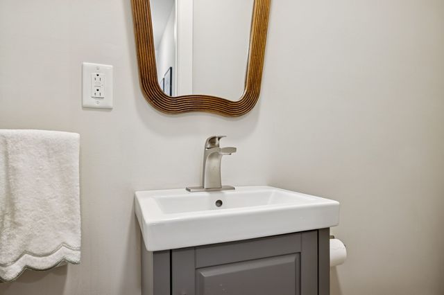 111 Dylark Dr, Waverly, TN 37185