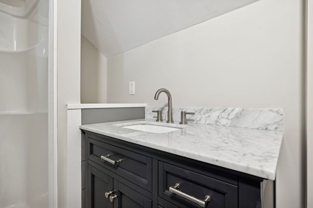 111 Dylark Dr, Waverly, TN 37185