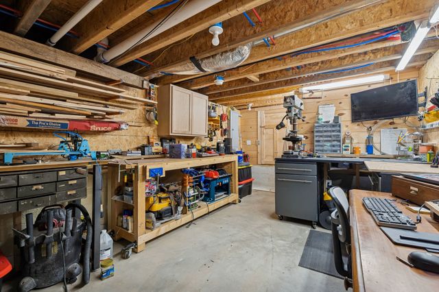 111 Dylark Dr, Waverly, TN 37185