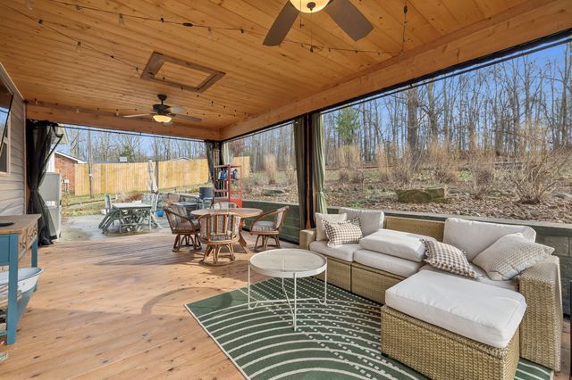 111 Dylark Dr, Waverly, TN 37185