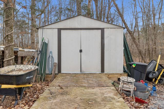 111 Dylark Dr, Waverly, TN 37185