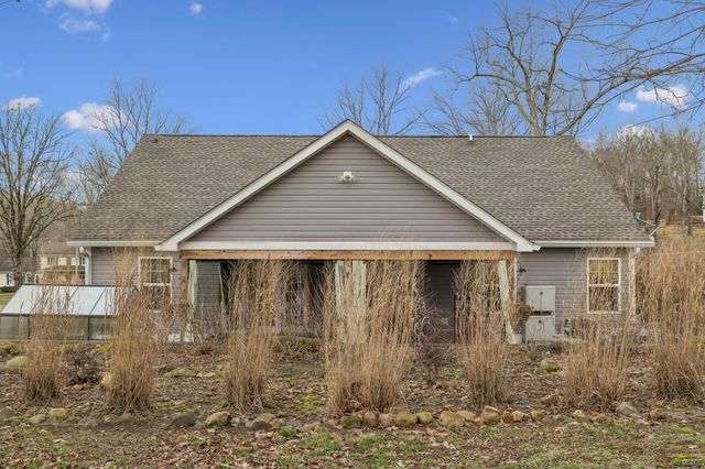 111 Dylark Dr, Waverly, TN 37185