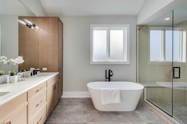 3929 N Francisco Avenue, Chicago, IL 60618