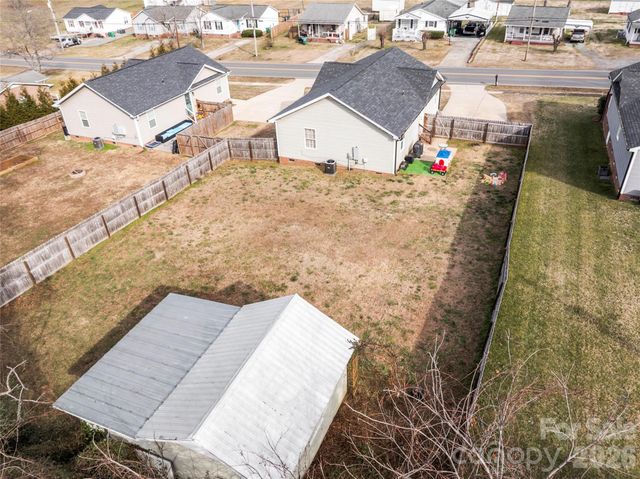 316 E Alabama Avenue, Bessemer City, NC 28016