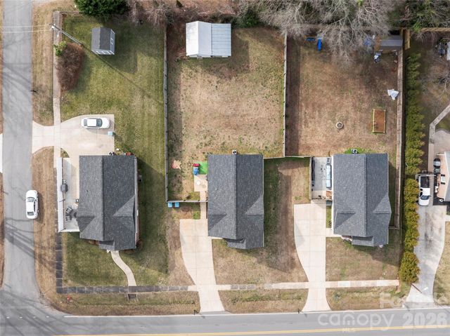 316 E Alabama Avenue, Bessemer City, NC 28016