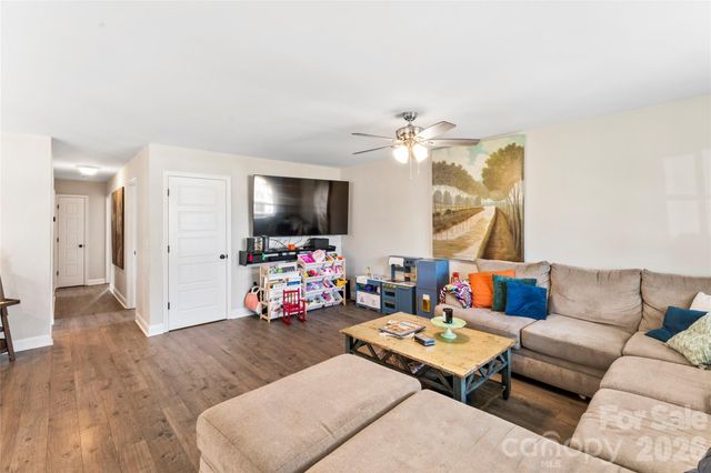 316 E Alabama Avenue, Bessemer City, NC 28016