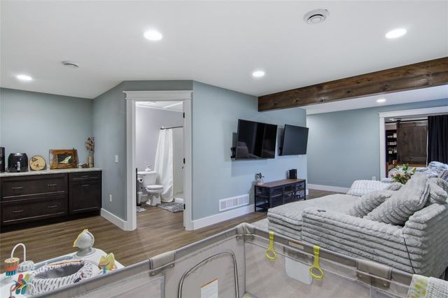 4115 John Hart Place, Eau Claire, WI 54703