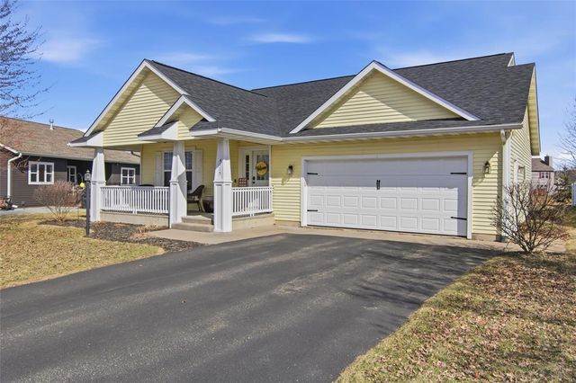 4115 John Hart Place, Eau Claire, WI 54703