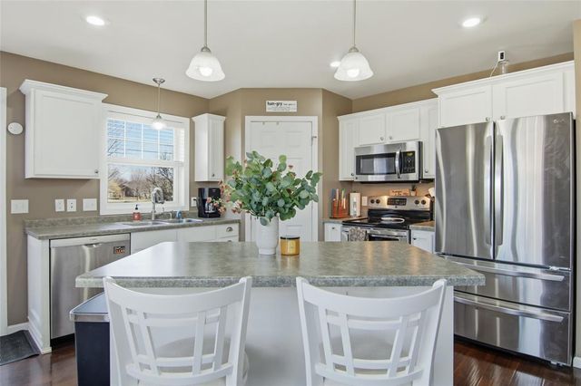 4115 John Hart Place, Eau Claire, WI 54703