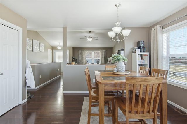 4115 John Hart Place, Eau Claire, WI 54703