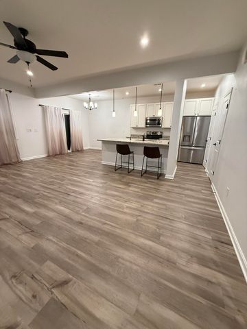 1816 Quarry Oaks Drive, Florence, KY 41042