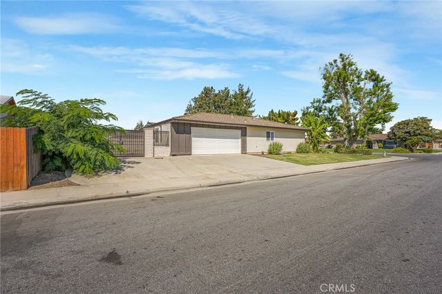 5001 SEA STAR LANE, Bakersfield, CA 93309