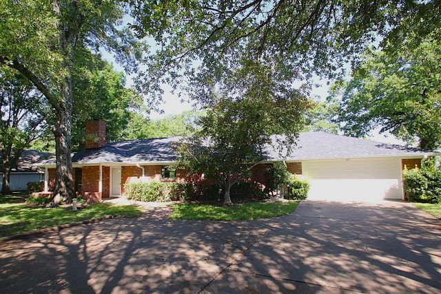 606 County Road 1947, Yantis, TX 75497