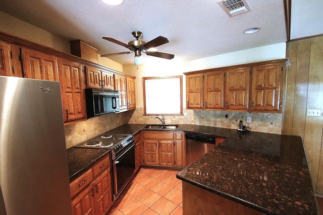 606 County Road 1947, Yantis, TX 75497