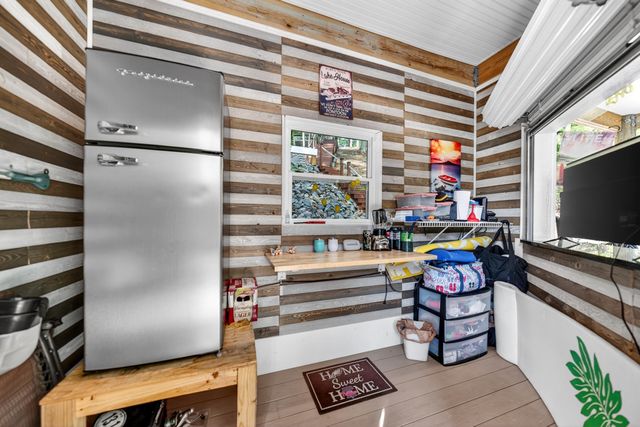 120 Lemon LN, Hardy, VA 24101