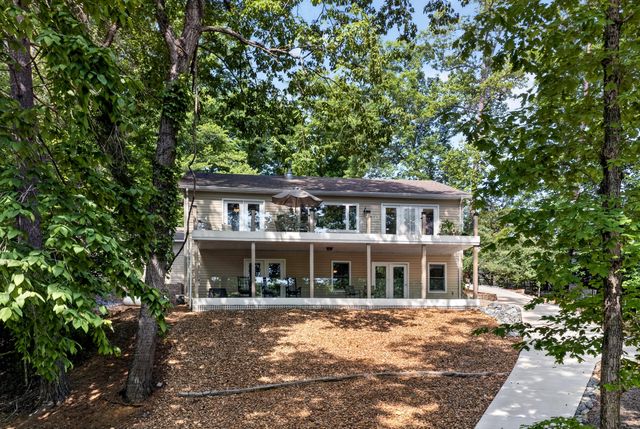 120 Lemon LN, Hardy, VA 24101