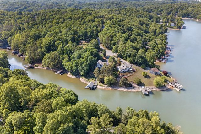 120 Lemon LN, Hardy, VA 24101
