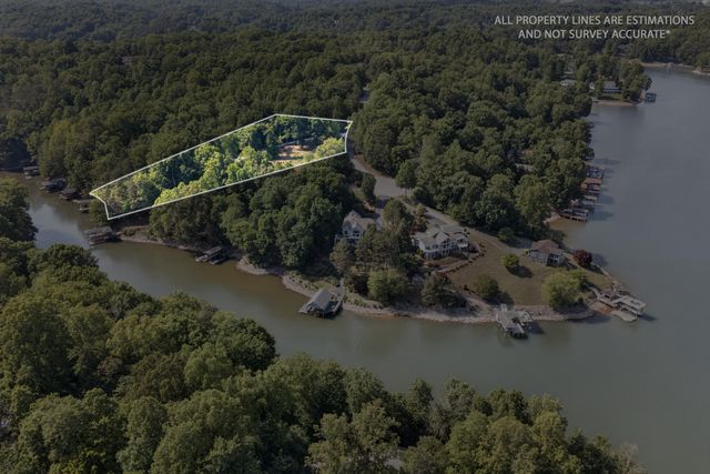 120 Lemon LN, Hardy, VA 24101