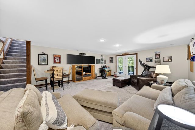 120 Lemon LN, Hardy, VA 24101