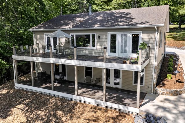 120 Lemon LN, Hardy, VA 24101