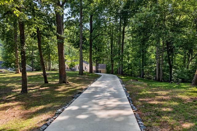 120 Lemon LN, Hardy, VA 24101