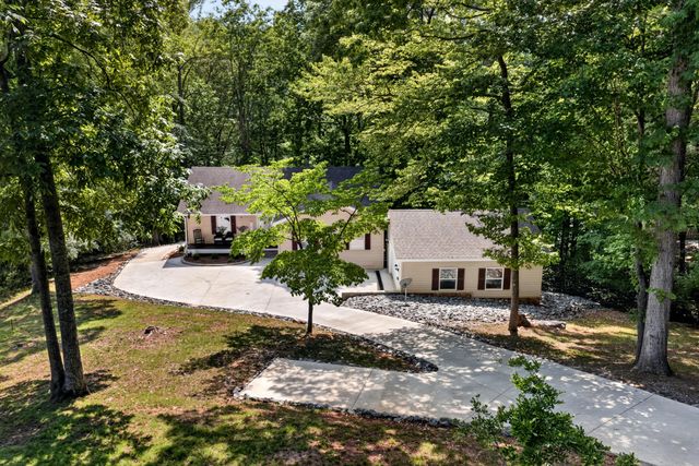120 Lemon LN, Hardy, VA 24101