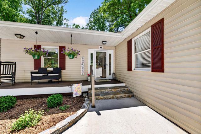 120 Lemon LN, Hardy, VA 24101