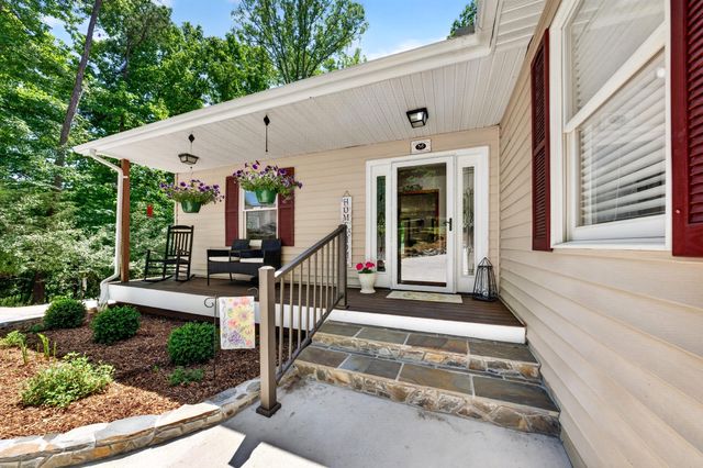 120 Lemon LN, Hardy, VA 24101