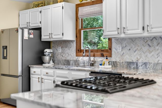 120 Lemon LN, Hardy, VA 24101