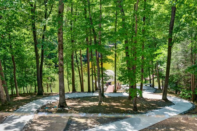 120 Lemon LN, Hardy, VA 24101