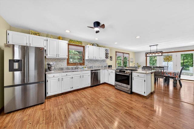 120 Lemon LN, Hardy, VA 24101