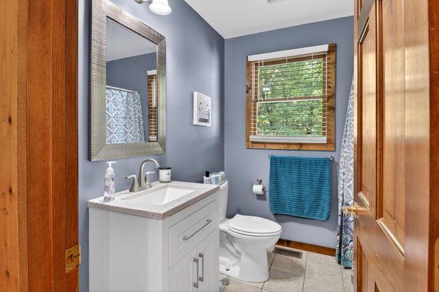 120 Lemon LN, Hardy, VA 24101