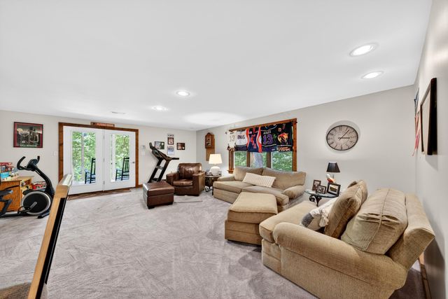 120 Lemon LN, Hardy, VA 24101