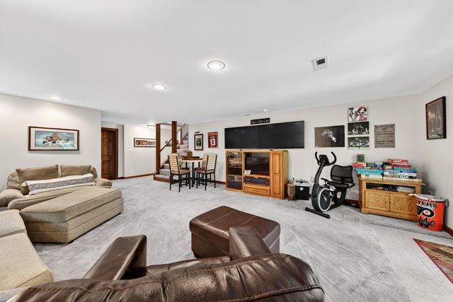 120 Lemon LN, Hardy, VA 24101