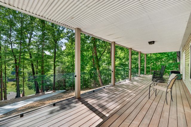 120 Lemon LN, Hardy, VA 24101