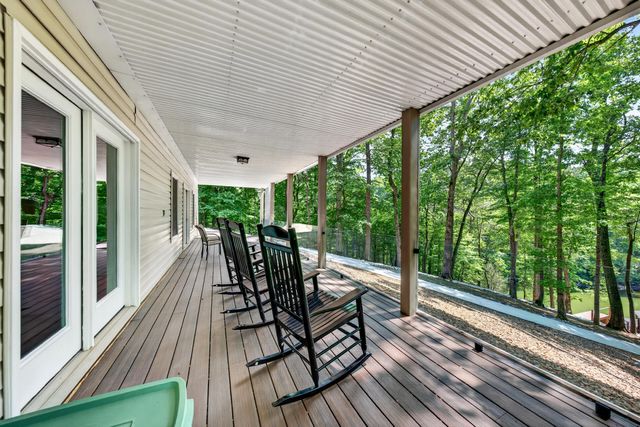 120 Lemon LN, Hardy, VA 24101