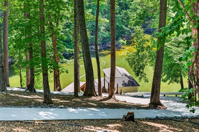 120 Lemon LN, Hardy, VA 24101