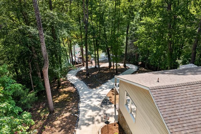 120 Lemon LN, Hardy, VA 24101
