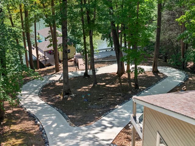120 Lemon LN, Hardy, VA 24101