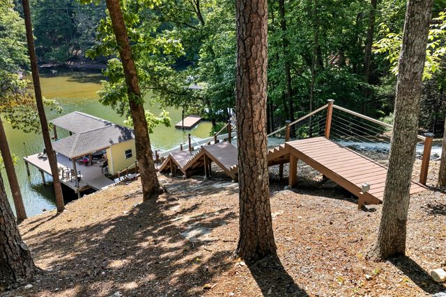 120 Lemon LN, Hardy, VA 24101